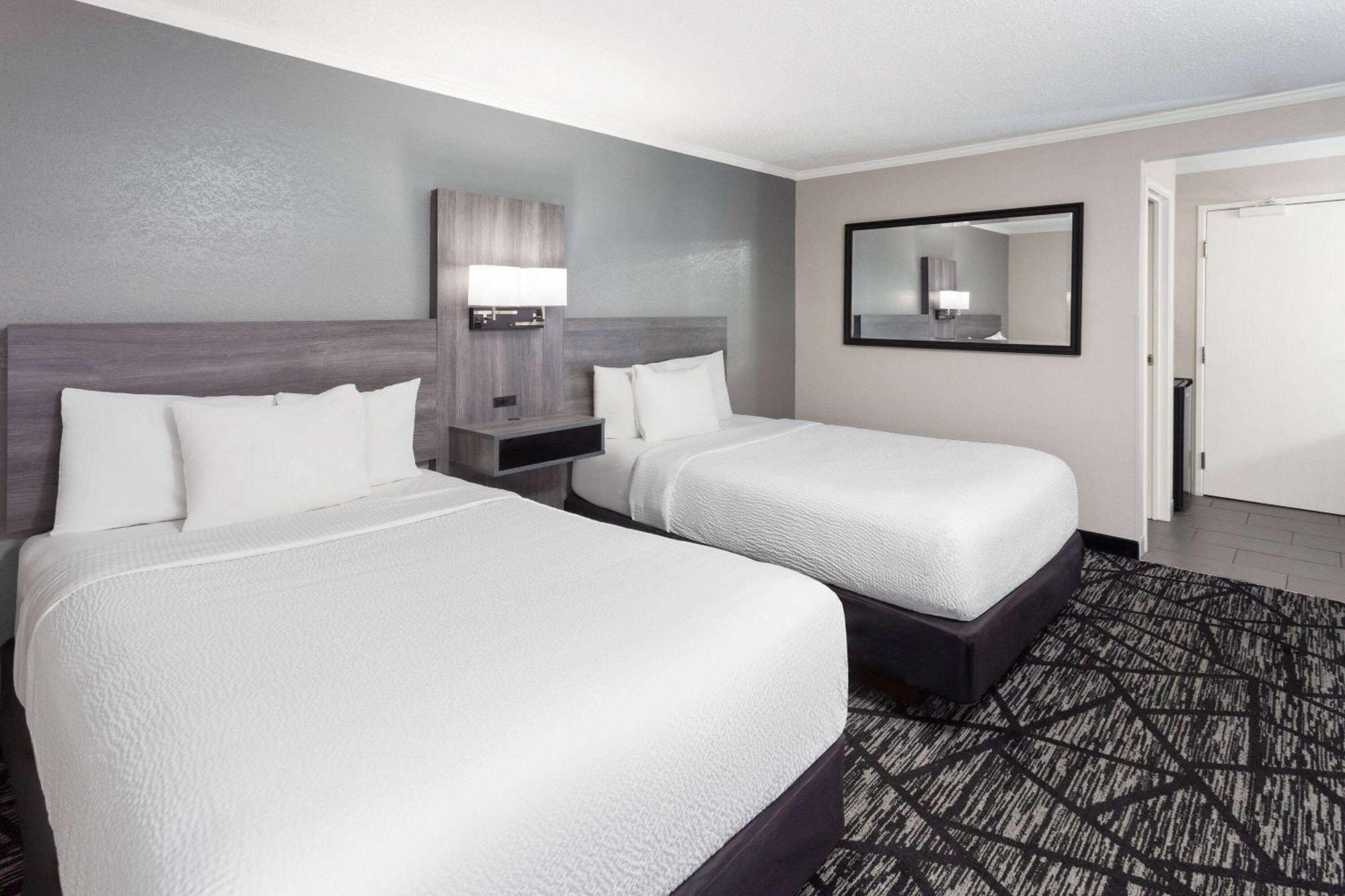 La Quinta Inn By Wyndham Cleveland Independence Eksteriør billede